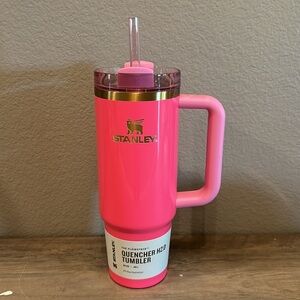 LAST ONE!! Stanley PINK PARADE QUENCHER H2.0 FLOWSTATE™ TUMBLER | 30 OZ